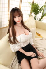 Meilleur rapport qualité/prix Ayumi lovedoll aux cheveux bruns et à la poitrine généreuse 89