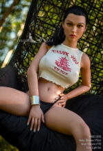 Angel-kiss-doll-27 AK Doll sexdoll Annabel brune en silicone 175cm avec de gros seins