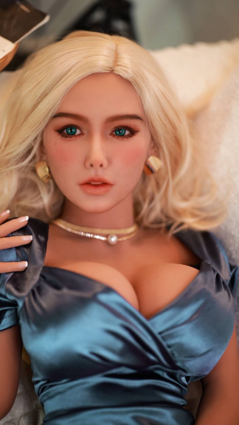 En stock DutchDoll Eva | 157 cm 58