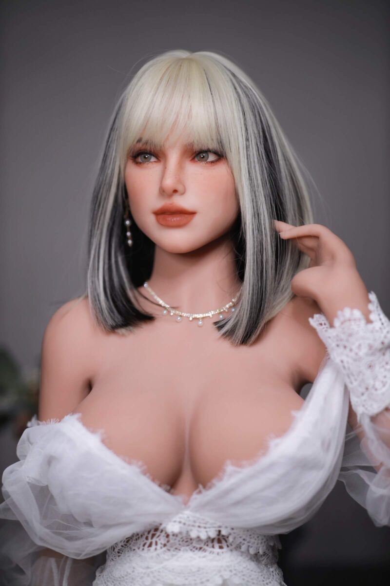En stock DutchDoll Tiana | 159 cm 92