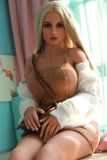 Meilleur rapport qualité/prix La poupée sexuelle Lotte à la stature et à la poitrine généreuses 141