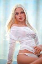 En stock DutchDoll Sara | 158 cm 104