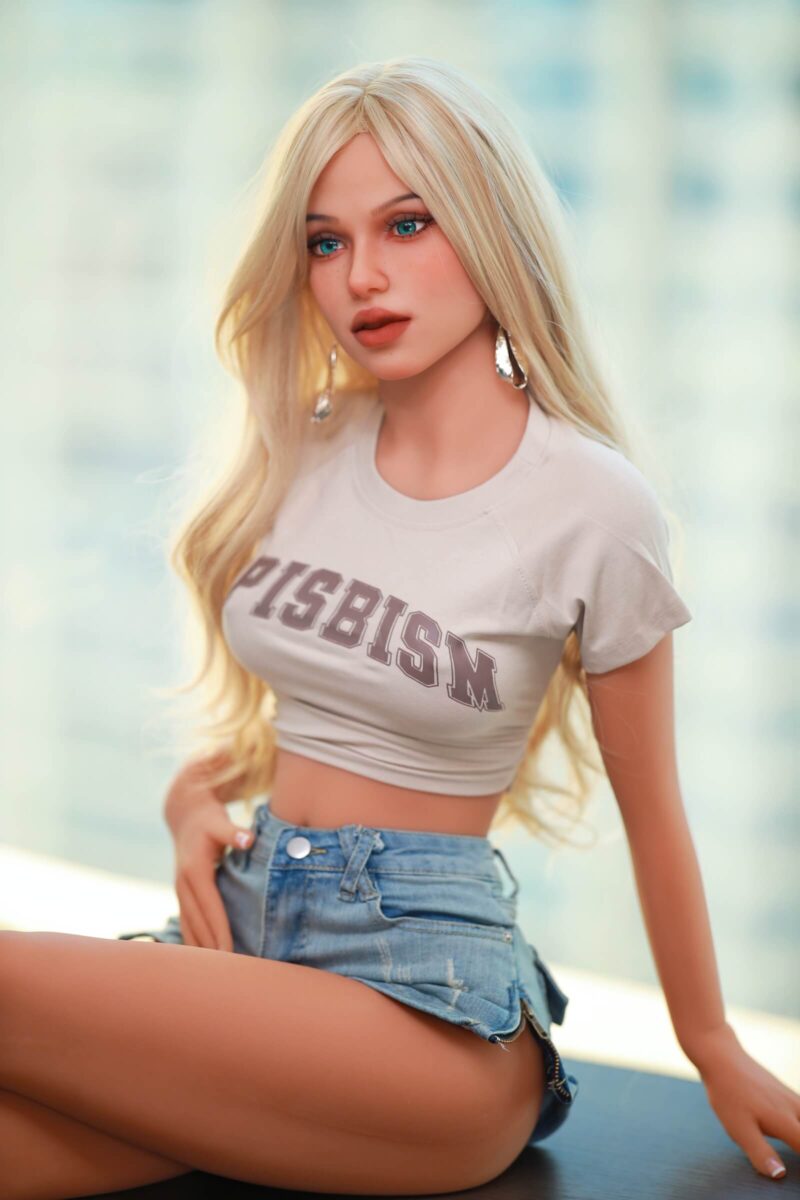 En stock DutchDoll Lilly | 158 cm 42