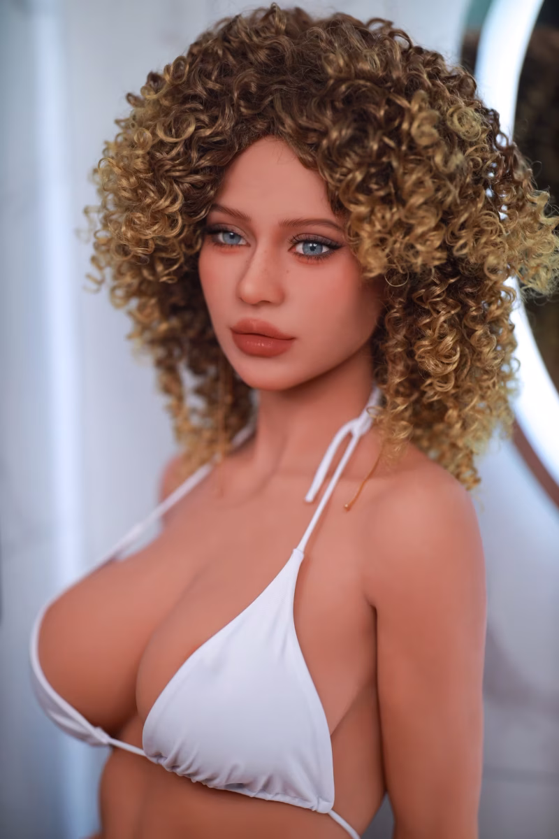 En stock Firedoll Camila | 156 cm 65