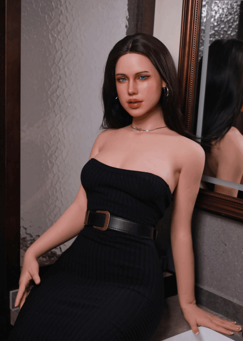 En stock DutchDoll Naomi | 160 cm 20